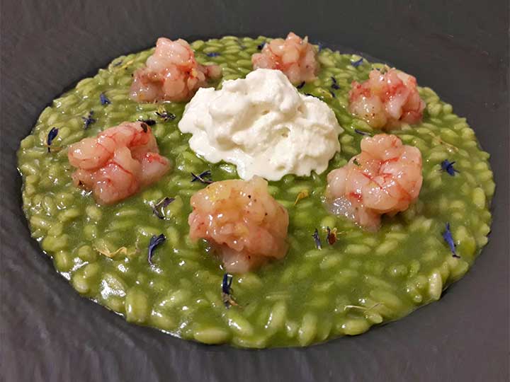 Risotto ARBORIO CLASSICO Cascina Oschiena in emulsione di rucola, tartare gambero rosso, spuma di mandorla